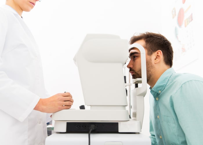 Specialist contact lenses